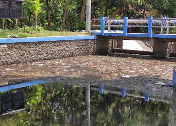 Air Kali Gude Ploso Berubah Hitam Pekat Berbau Busuk, Kok Bisa???