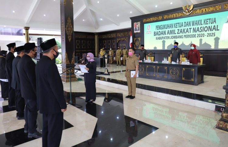 Bupati Mundjidah Kukuhkan Ketua Dan Waka Baznas Jombang Periode 2020 – 2025