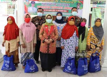 Bupati Jombang Berikan Bantuan untuk Kampung KB Ngusikan
