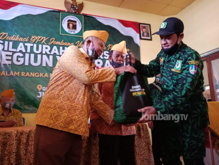 Hari Pahlawan, GPK Jombang Berikan Tali Asih untuk Veteran