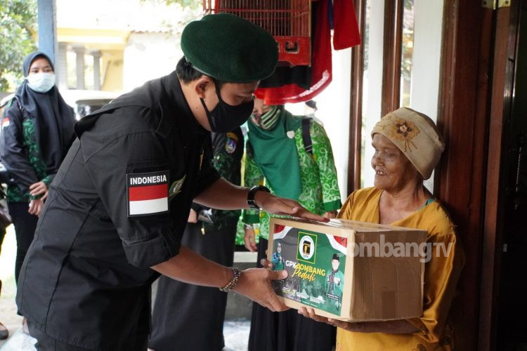 GPK Jombang Berikan Bantuan Paket Sembako Ditengah Pandemi Covid-19