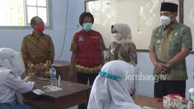 Bupati Jombang Pantau Pembelajaran Tatap Muka