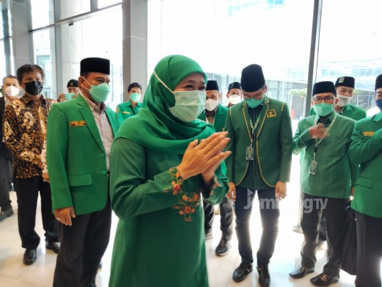 Kedatangan Khofifah di Muswil IX PPP Jatim, Bentuk Dukungan Simbolik untuk Mundjidah Wahab