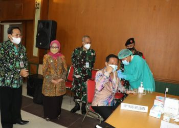 Bupati Mundjidah Apresiasi Sinergi Layanan Vaksinasi Influenza Satradar 222