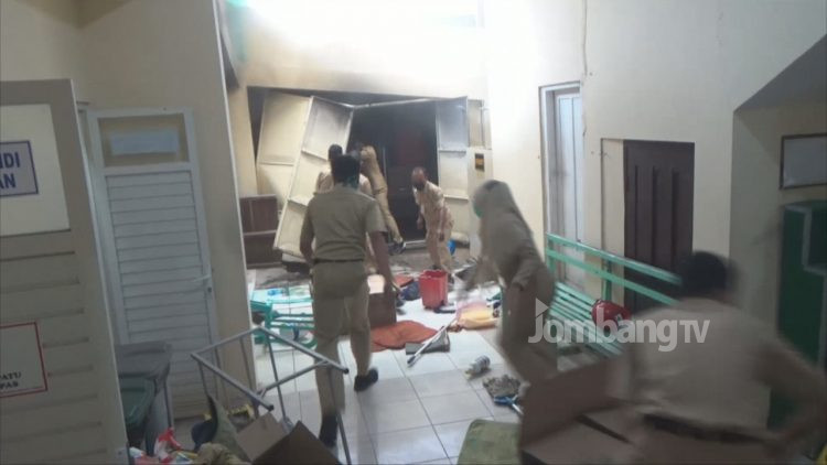 Gudang Penyimpanan Perbelakan RSUD Jombang Terbakar