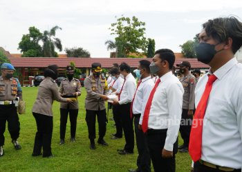 Berhasil Ungkap Kasus Dengan Cepat, Anggota Satreskrim Jombang Dapat Penghargaan