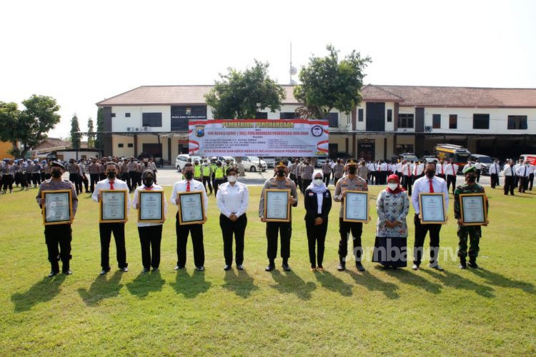 Polres Jombang Terima Penghargaan dari TRC Perlindungan Perempuan dan Anak