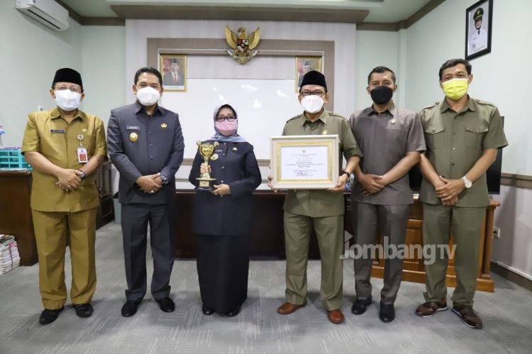 Pemkab Jombang Raih Penghargaan APE Kategori Utama