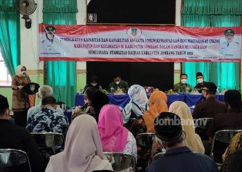 Bupati Mundjidah Berikan Materi Pembinaan Kepada FKDM se Jombang