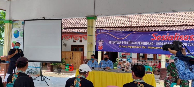 Bea Cukai Kediri dan Pemkab Jombang Sosialisasi UU Cukai di Desa Rejoslamet