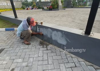 Baru  Diresmikan Gubernur Jatim, Taman Alun Alun Jombang Jadi Aksi Vandalisme
