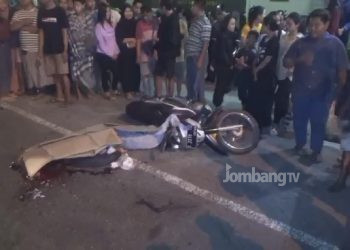 Akibat Jalanan Berkerikil, Pengendara Motor Jatuh Terlindas Truk Hingga Tewas