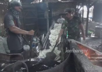 Dampak Kelangkaan Minyak Goreng Curah, Harga Kerupuk Melambung