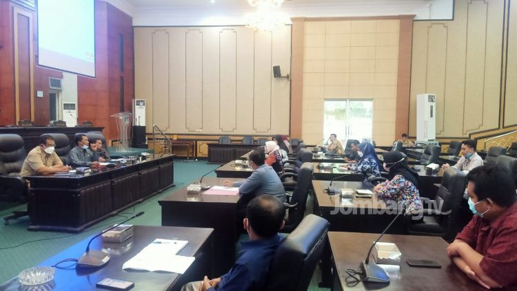 Komisi B DPRD Jombang Hearing dengan IKM