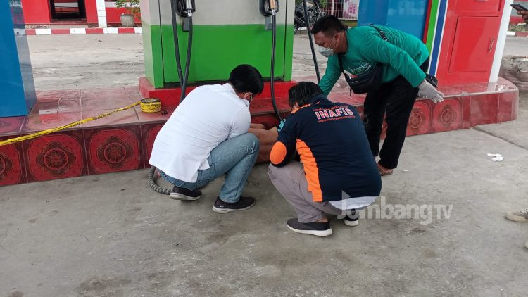 Hendak Beli Kerupuk, Sudarto Meregang Nyawa di SPBU Ngoro