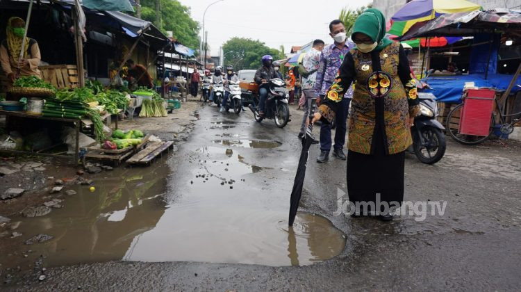 Respon Cepat Bupati Jombang Tanggapi Keluhan Jalan Rusak