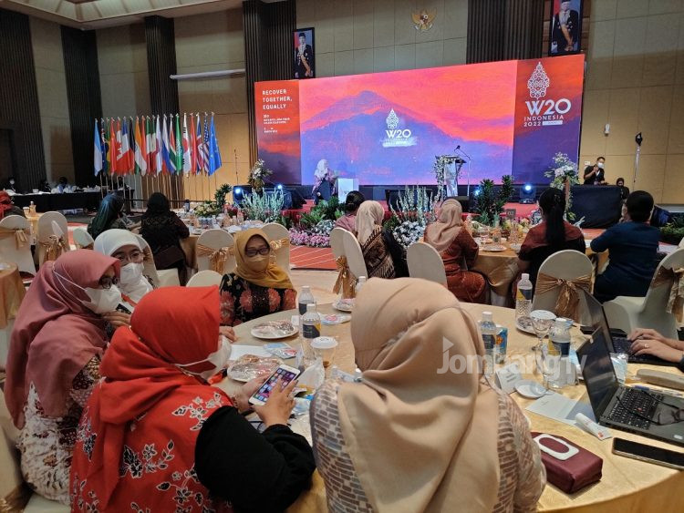 Bupati Jombang Hadiri Forum “Women Enterpreneurs Key to Economic Inclusion” W20 di Kota Batu