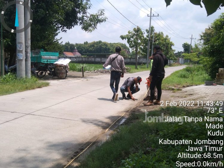 Dinas Perkim Jombang Lakukan Pengembangan Jaringan Distribusi dan Sambungan Rumah Desa Made