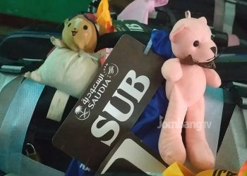 Unik, CJH Asal Jombang Tandai Koper Dengan Sendal Jepit Hingga Police Line