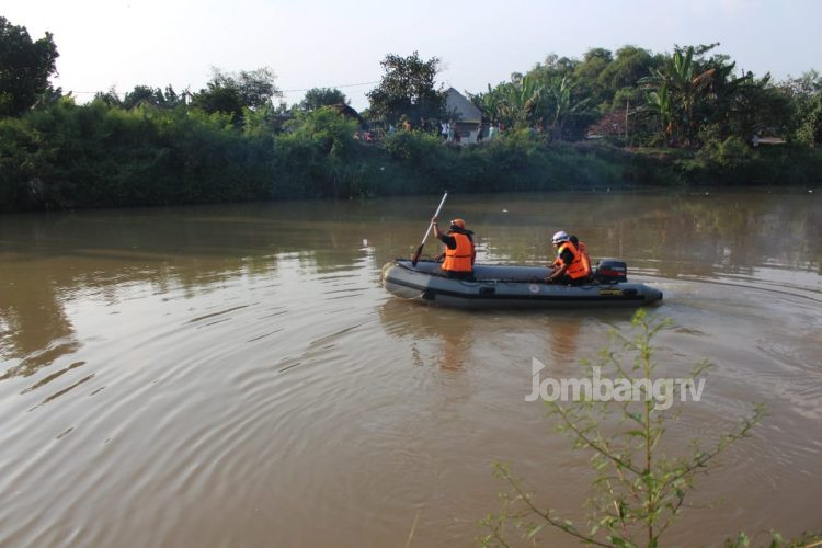 Berenang Sebrangi Sungai Gunting, Siswa SMP Hilang Tenggelam
