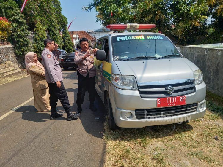 ODGJ Bawa Kabur Ambulan Siaga Desa Pulosari