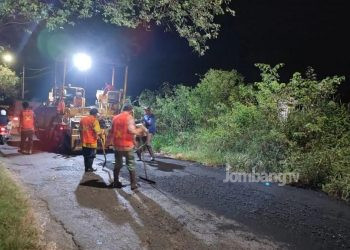 Tingkatkan Kenyamanan PUPR Jombang Perbaiki Ruas Jalan Peterongan-Sumobito