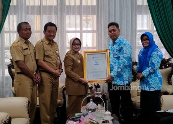 Bupati Mundjidah Raih Penghargaan Nasional Anugerah Pendidikan Indonesia 2022