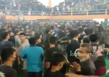 Pertandingan Bola Voli Antar Pelajar SMA/Sederajat Piala Bupati Jombang, Ricuh