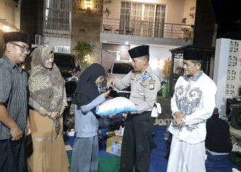 Peringati Maulid Nabi, Polisi Berbagi Dengan Anak Yatim