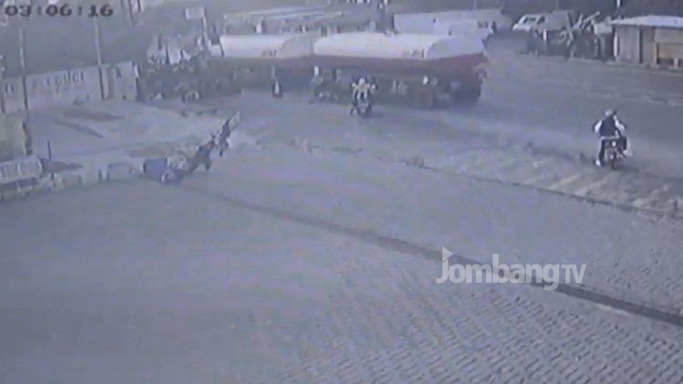 Ibu dan Anak Tersenggol Truk, Satu tewas