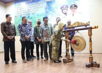Buka Bimtek Penyusunan RPD Tahun 2024-2026, Bupati Mundjidah Minta Pemerataan Pembangunan dan Kesejahteraan Masyarakat Jombang Terwujud