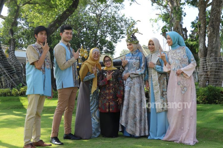 Promosikan Batik Jombang, Bupati Mundjidah Wahab Gandeng Desainer Kondang Lia Afif