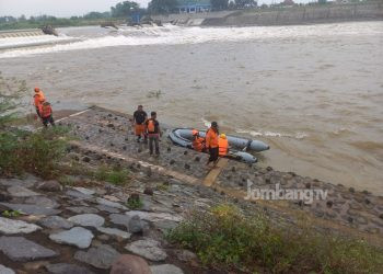 Berenang di Sungai Brantas, Dua Pelajar Dilaporkan Hilang Tenggalam