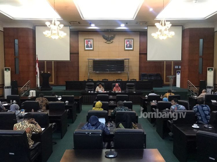 Bahas Tiga Raperda Partisipatif Bapemperda DPRD Jombang RDP Bersama OPD