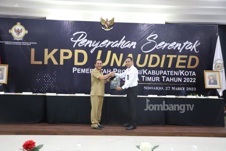 Pemkab Jombang Serahkan LKPD Unaudited TA 2022 Ke BPK