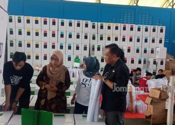 KPU Jombang Lakukan Tahapan Setting/Packing Logistik Pemilu 2024