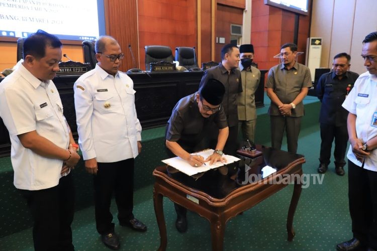DPRD Jombang Gelar Paripurna 4 Raperda Inisiatif