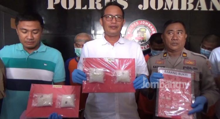 Bawa Sabu Senilai 500 Juta, Sukro dan Pasangannya Ditangkap