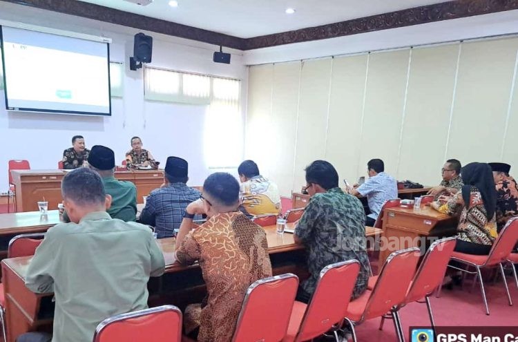 Komisi A DPRD Jombang Kunker Keluar Daerah Bahas Perubahan Masa Jabatan Kades