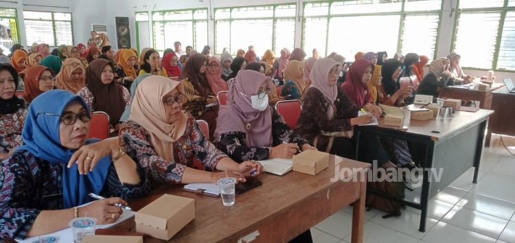 Disdikbud Jombang Sosialisasikan  Bantuan Operasional Satuan Pendidikan Tahun 2024