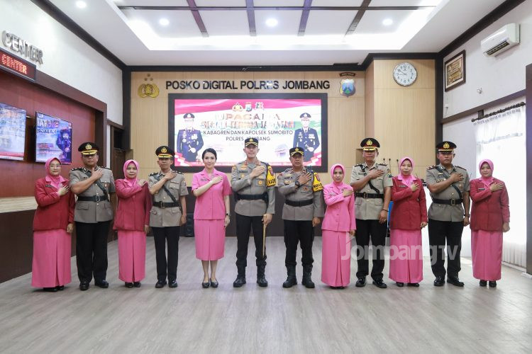 Kapolres Jombang Pimpin Sertijab Kabagren dan Kapolsek Sumobito