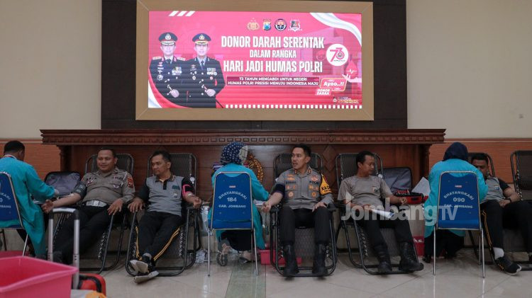 Hari Jadi Humas Polri Ke – 73, Polres Jombang Ajak Anggotanya Donor