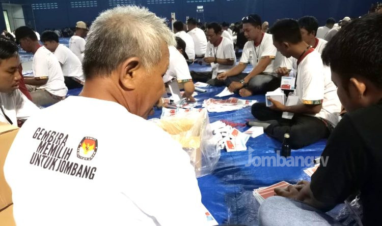 Pelipatan Surat Suara Pilkada Serentak 2024, Ratusan Anggota PPS dan PPK Jombang Dilibatkan