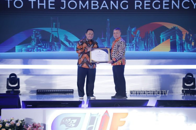 Pemkab Jombang Raih Juara II East Java Investment Challenge 2023 Berkat Proyek Pengembangan Industri Peternakan Sapi Potong