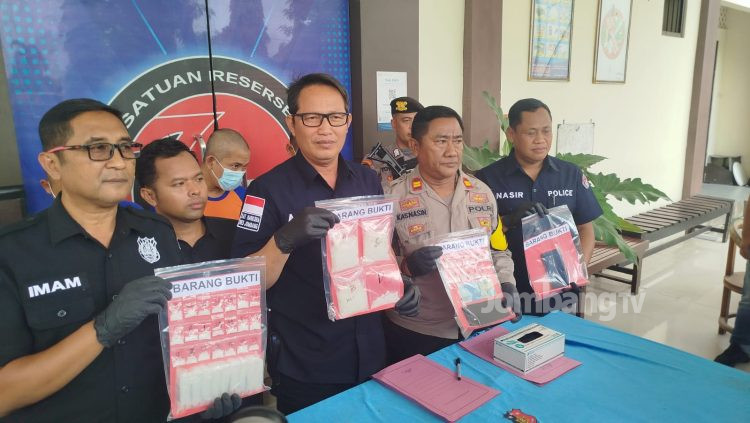 Polisi Amankan Tiga Sopir Pengedar Sabu Senilai 400 Juta di Jombang