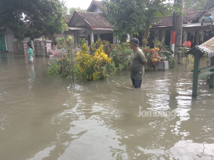Masuk Hari Kelima, Banjir di Jombang Tak Kunjung Surut