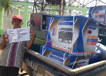 Petani Tembakau di Jombang yang Dapat Bantuan Mesin Rajang dari DBHCHT 2024