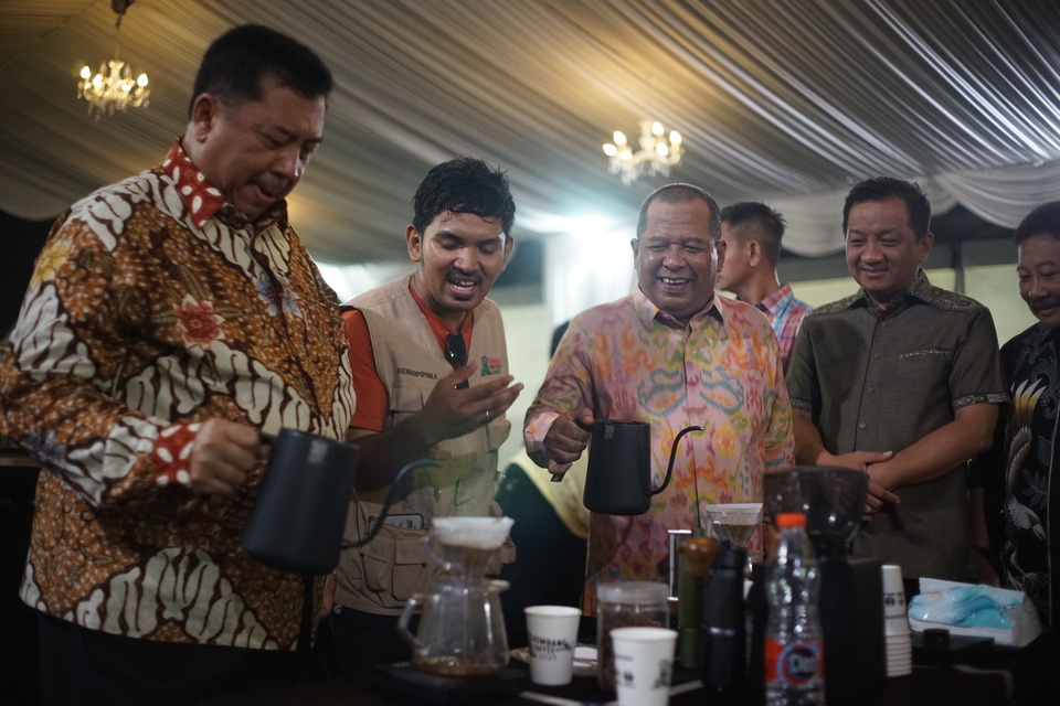 Abah Bupati vs Gus Wabup, Seru-Seruan Battle Seduh Kopi di Jombang Fest 2025