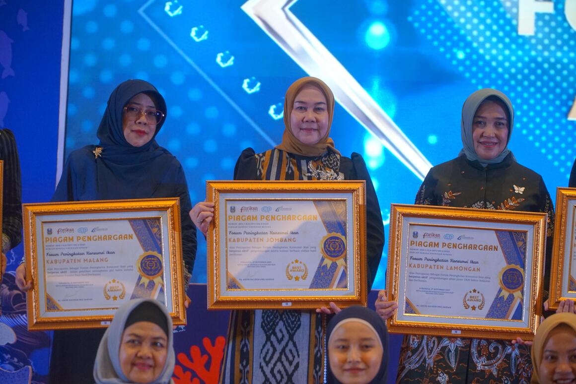 Jombang Raih Penghargaan di Harkanas Jatim 2025, Forikan Dinilai Berprestasi Gerakkan Konsumsi Ikan