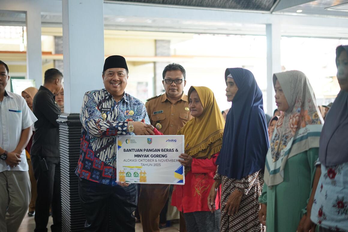 Bantuan Pangan Nasional Disalurkan di Jombang, 273 Warga Kalikejambon Terima Manfaat